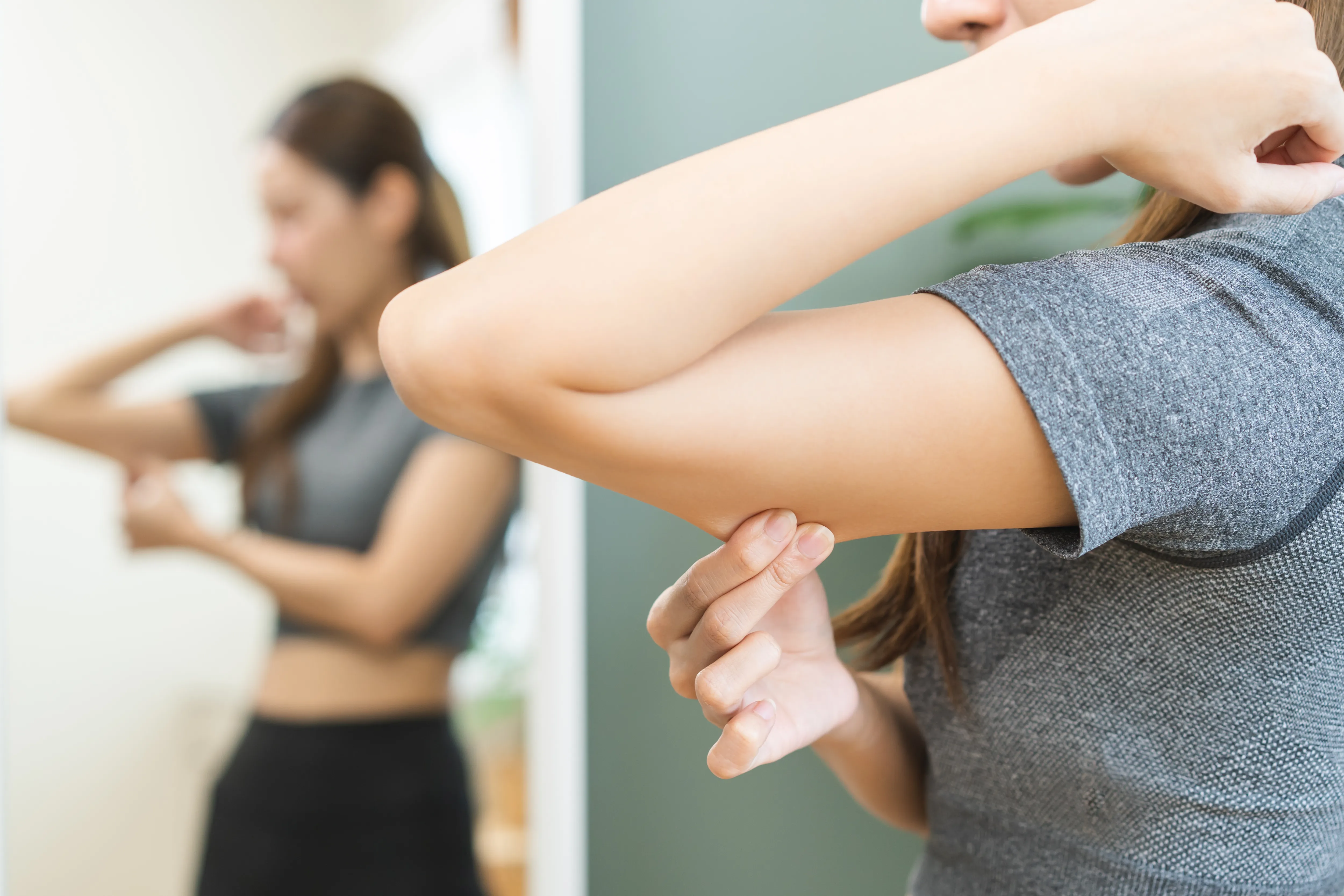 二の腕脂肪吸引について